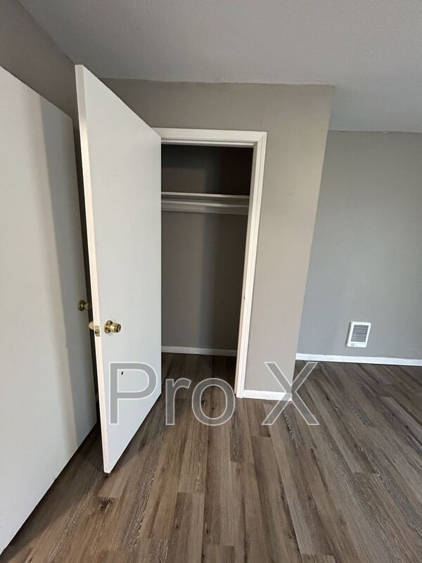 Photo - 1409 S Broadway St