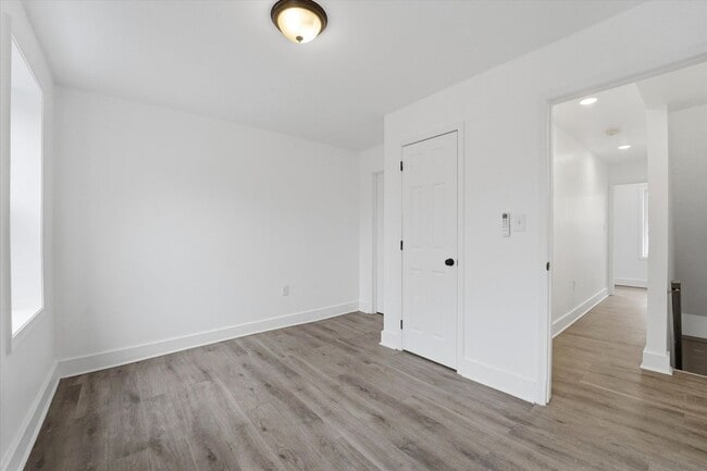 Building Photo - 3BR/3BA House | Newly Renovated | Section 8 Welcome