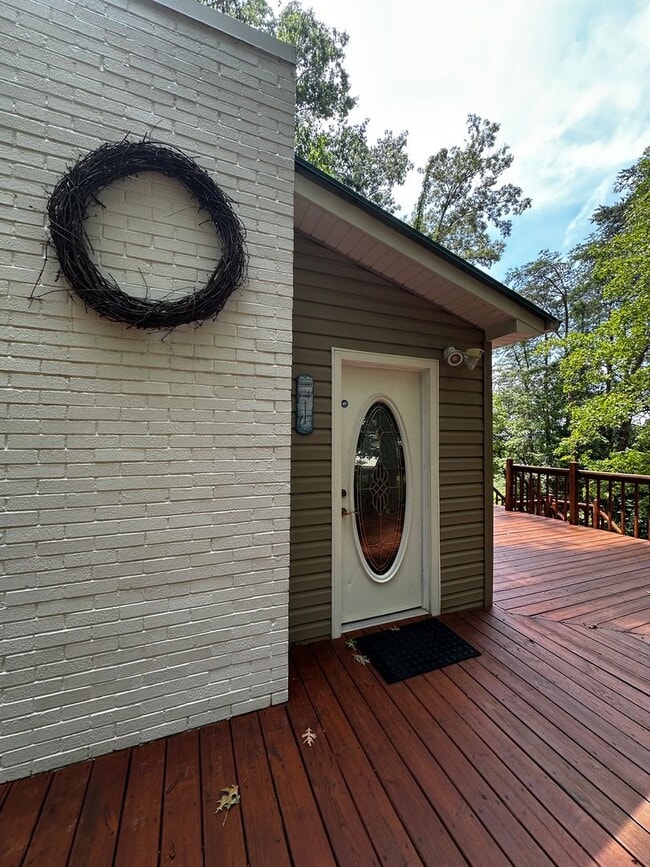 Photo - 253 White Ln