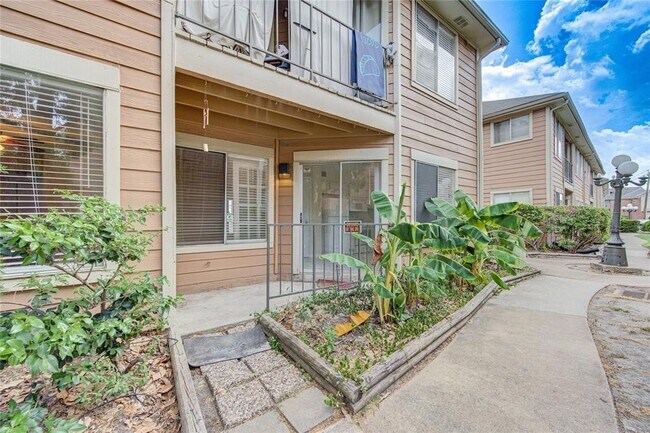 Photo - 12200 Overbrook Ln