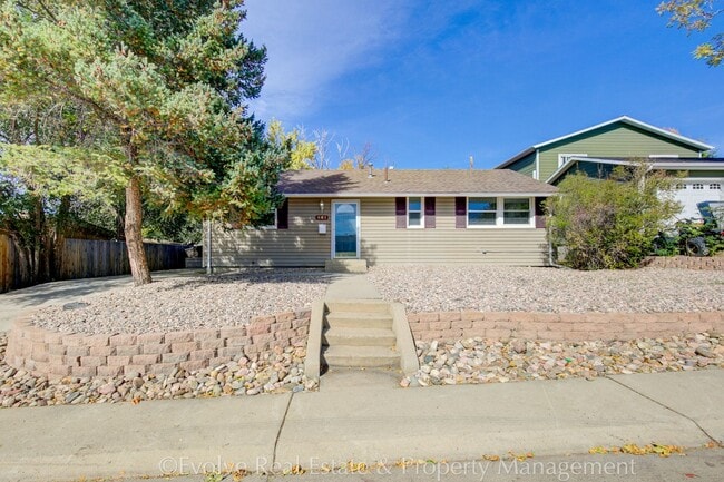 Photo - Evolve Real Estate: Charming Ranch Style Retreat In the Heart of Denver, 15 minutes to Downtown D...