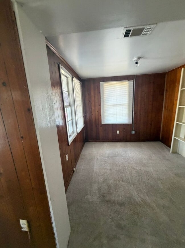 Photo - 607 E Gordon St