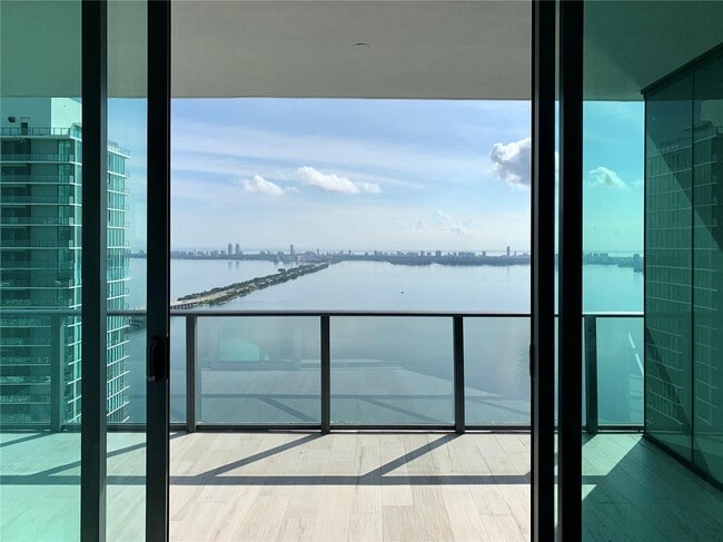 Photo - 480 NE 31st Unidad 4507