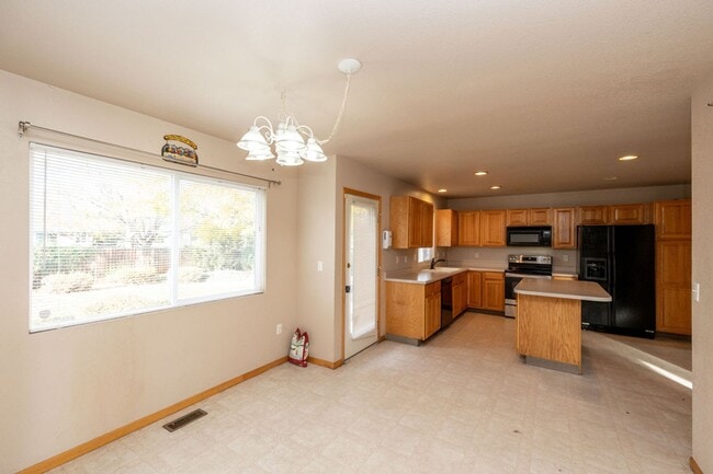 Photo - 3 bed, 2.5 bath Home in English Ranch Neighborhood