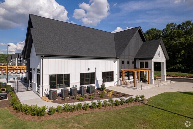 Photo - Laurel at Dry Creek