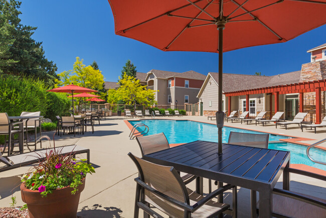 Pool deck - Stetson Ridge Apartments