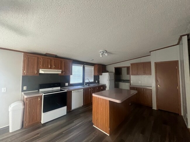 Photo - Peden Point/Mrytle Grove/Masonboro Loop South Wilmington 2 garage garage! Oak Trees! Covered Porch!