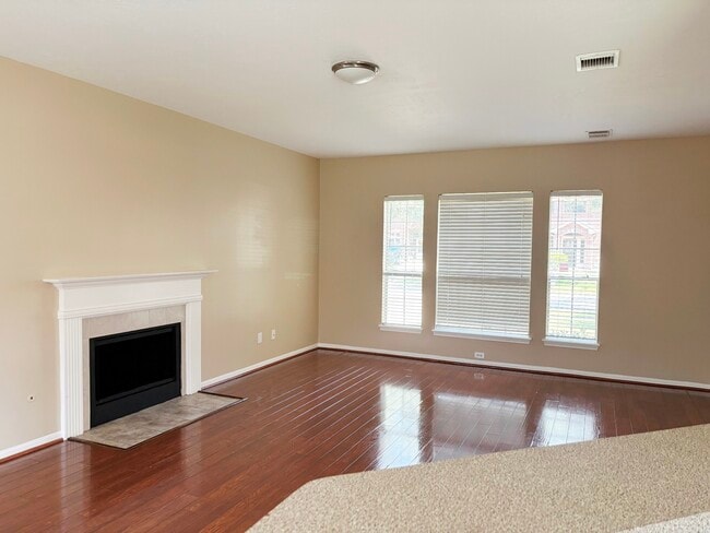 105 Crimson Bay Dr
