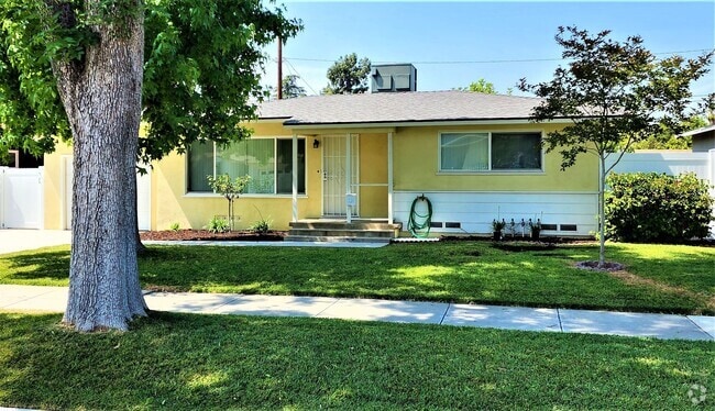 Building Photo - Beautiful 2Bd, 1Ba Riverside Home in Great...