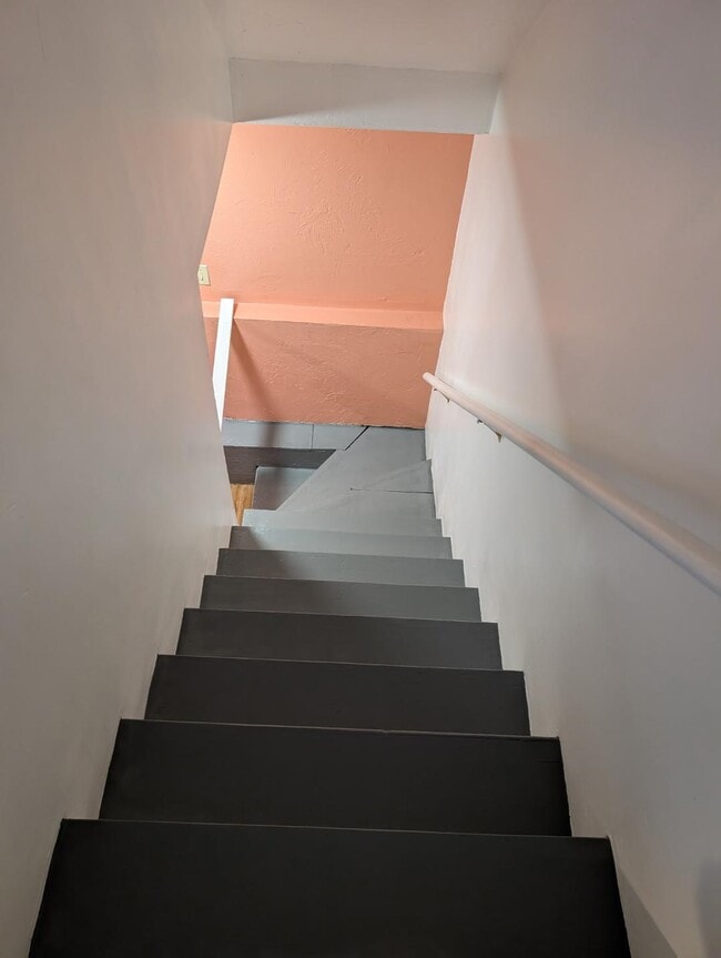 Building Photo - 11 Hesper St Rental