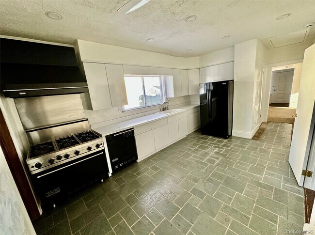 Photo - 11-26-26 126th St