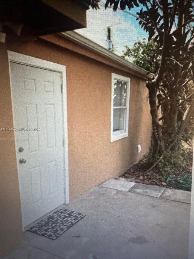 Photo - 1625 NW 9th Ave Unit A