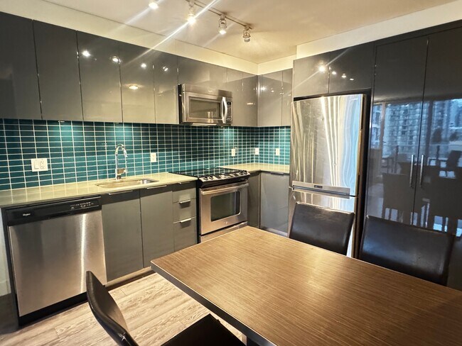 Photo - 1325 Rolston St