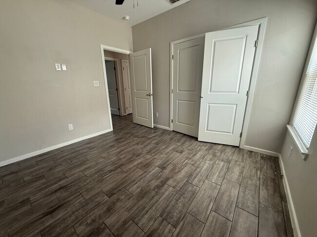 5800 Sandpiper Ave Unit 1