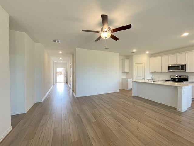 Photo - 510 Macdonald Wy