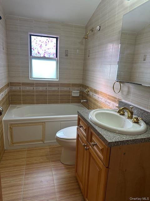 Photo - 209-38 46th Rd