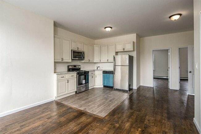 Building Photo - 166 Armstrong Ave Unit 2