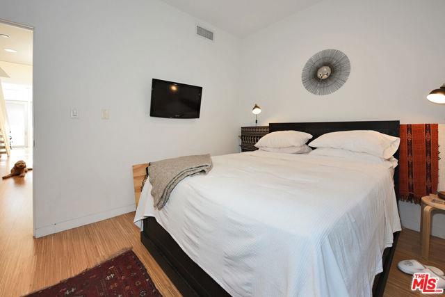 Photo - 1140 N Formosa Ave Unit 7