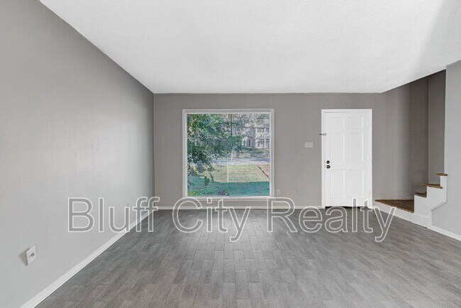 Photo - 2291 Madison Ave