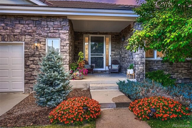 Building Photo - Extravagant home with lots to offer!