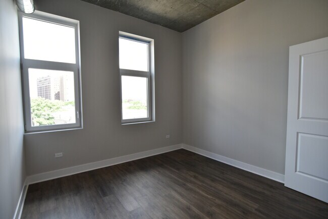 Photo - 3833 N Broadway Unit 515