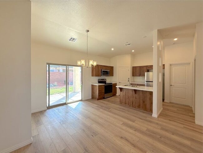 Photo - 3 bed, 2.5 Bath 2 car garage home