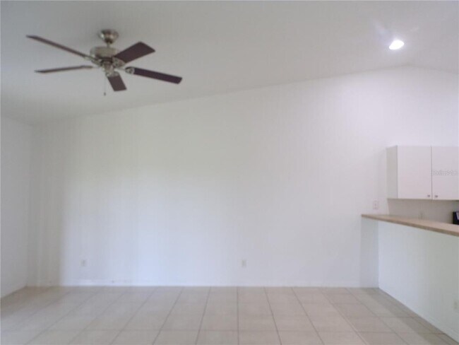 385 Sunflower St