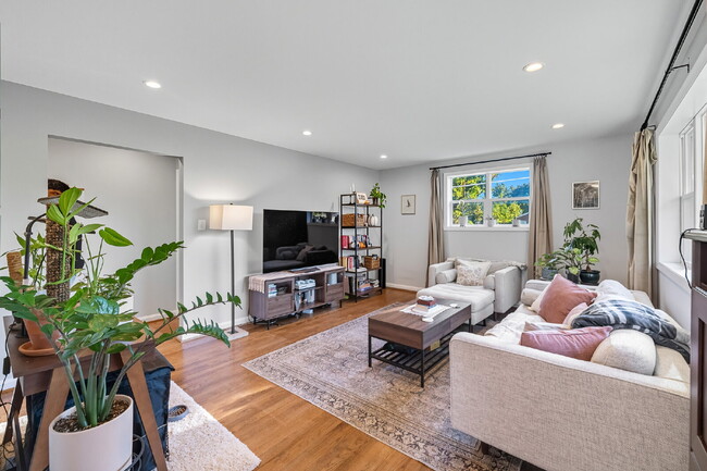 Photo - Convenient, Affordable and Updated!!.... F...