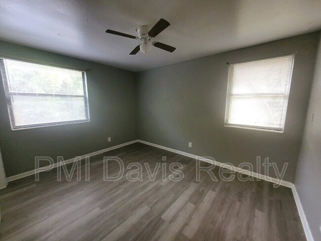Photo - 2984 Myra St Unit 4