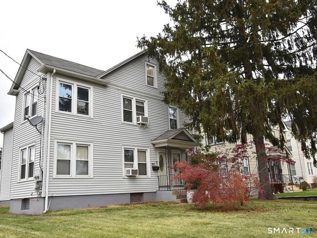 Building Photo - 121 Cambridge St Unit 1st floor