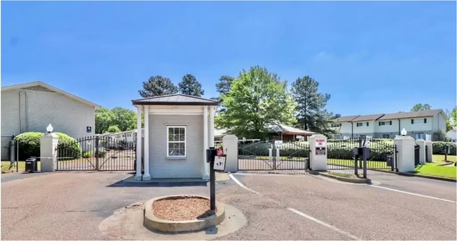 Gated/Secured - 1800 Jackson Ave W Unit 2