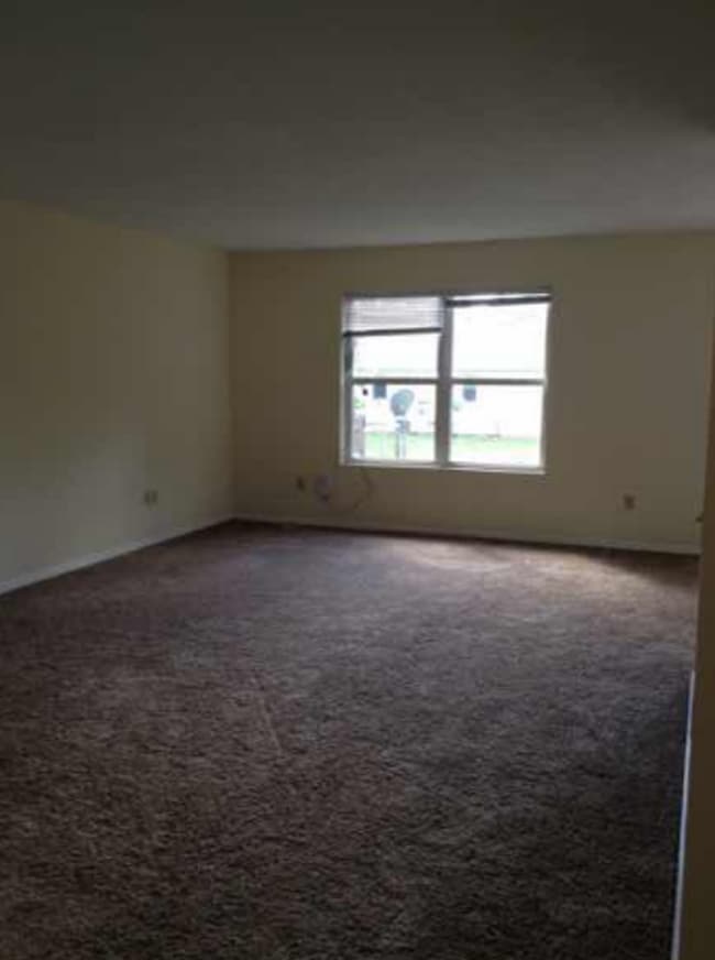 Photo - 3 bedroom, 2.5 bath Duplex on Bloomington'...
