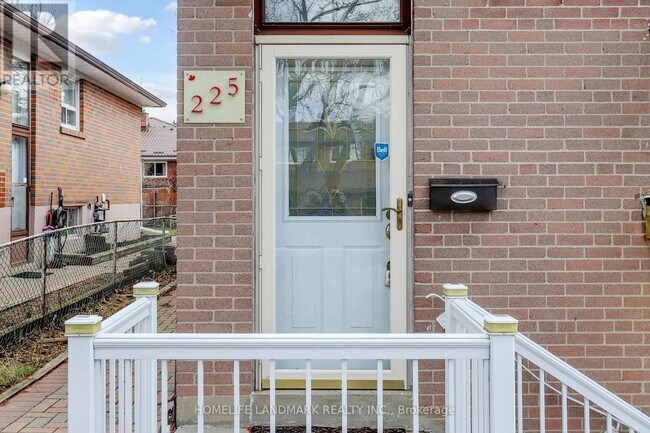 Photo - 225 Pineway Blvd