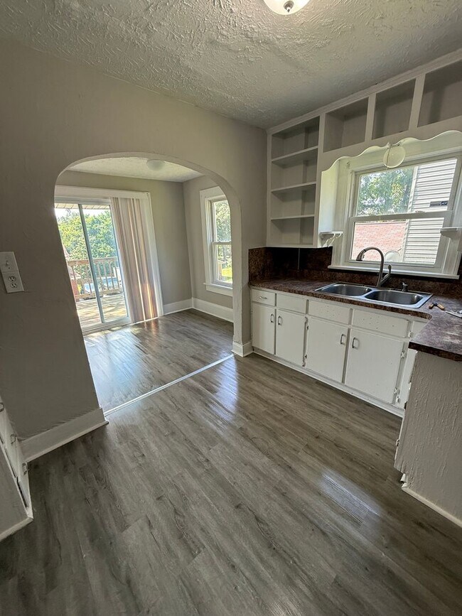 Photo - Section 8 Accepted!!! Newly Renovated 3br ...