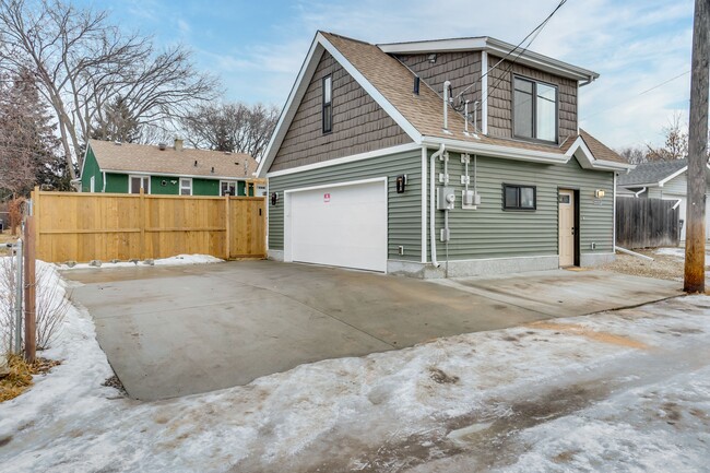 Photo - Bright 1-Bedroom Garage Suite & Double Garage/Parking Pad in Montrose Area