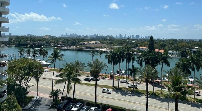 Building Photo - 5161 Collins Ave Unit 909