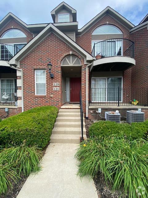 Building Photo - 119 W Oakbrook Dr Rental