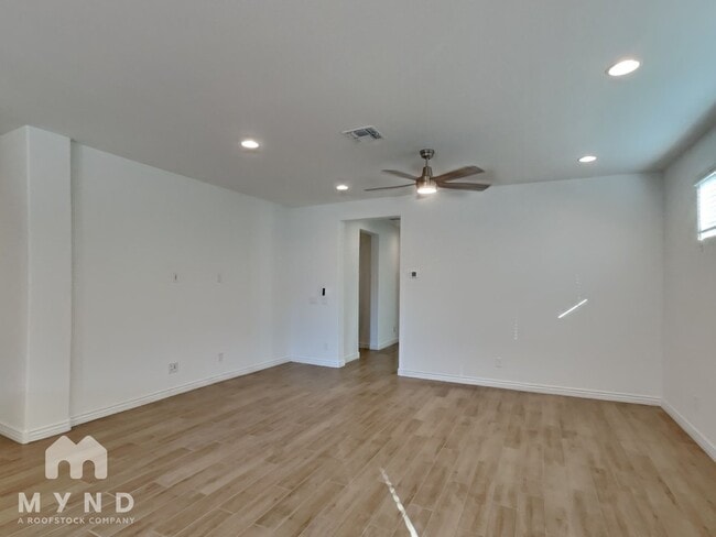 Photo - 9959 W Whitton Ave