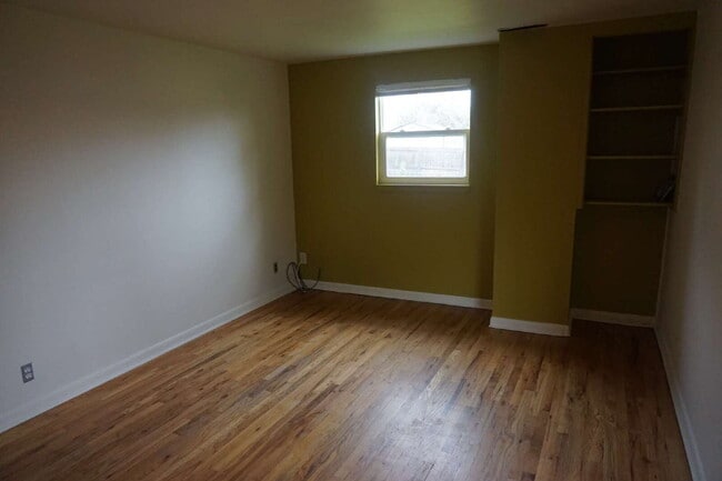 Photo - Two Bedroom Duplex in Golden!!