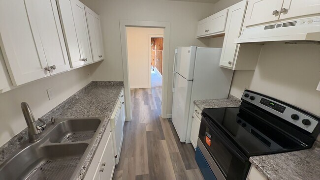 Photo - Newly remodeled 3 bedroom 1 bath home!!! Come check it out!! Schedule a tour today.
