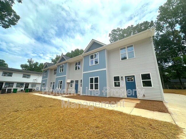Building Photo - 2923 Burgess Dr Rental