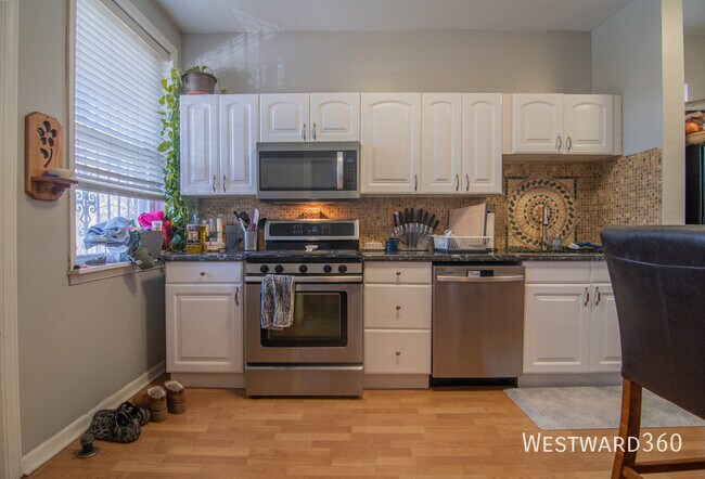 Photo - 4424 N Racine Ave Unidad #2N