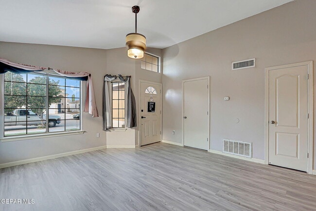 Photo - 14270 Gil Reyes Dr