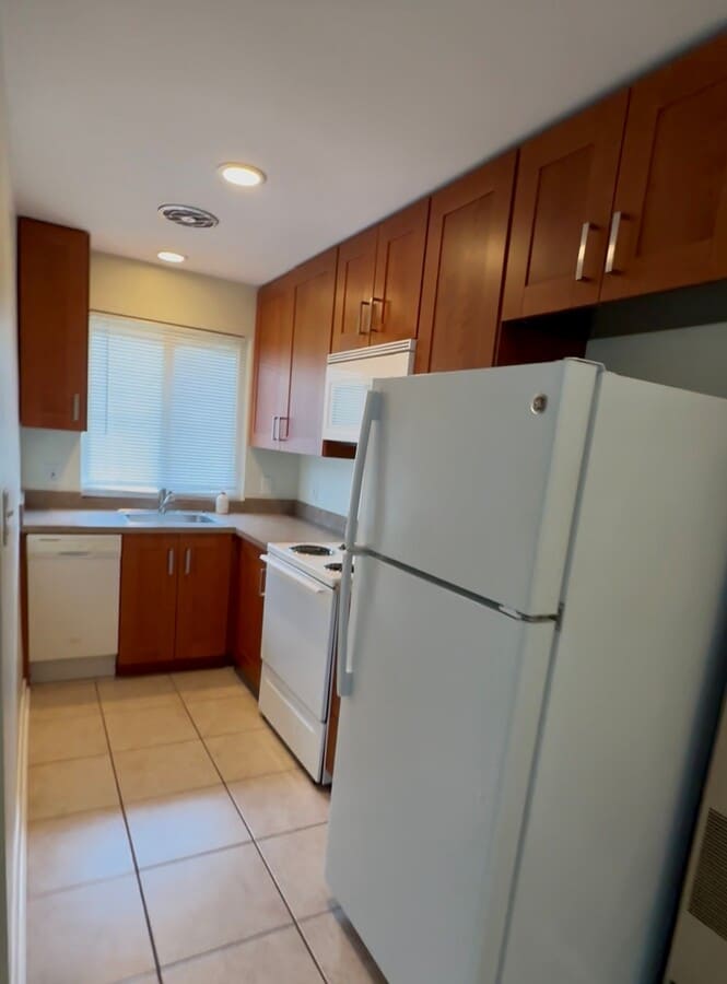 Royal Oak Crossings at Main - Royal Oak Crossings at Main