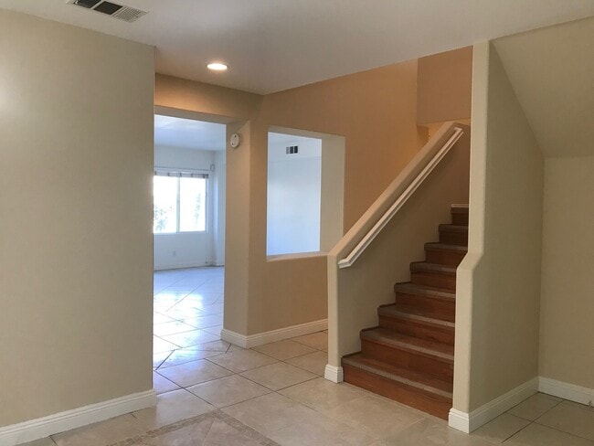 Photo - Nice House 5 beds 3.5 bath for lease in Eastvale