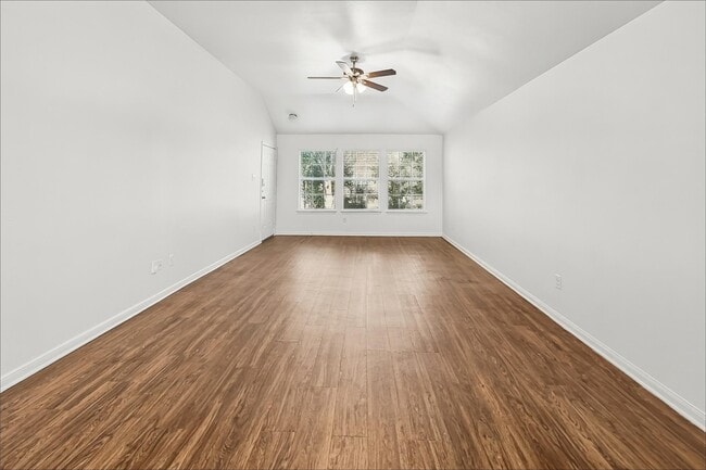 22 Mira Loma Dr
