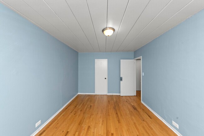 Photo - 1360 W Touhy Ave Unit 409