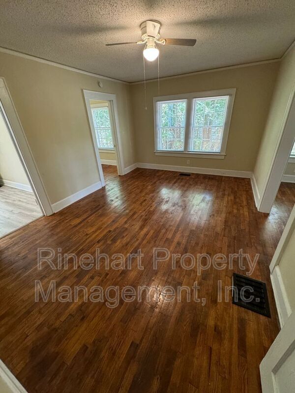 Photo - 449 Jackson St
