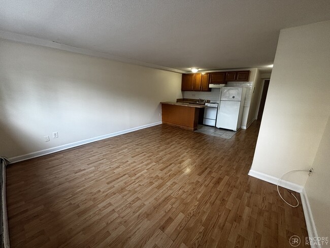 Building Photo - 90 Gardner St Unit 3B