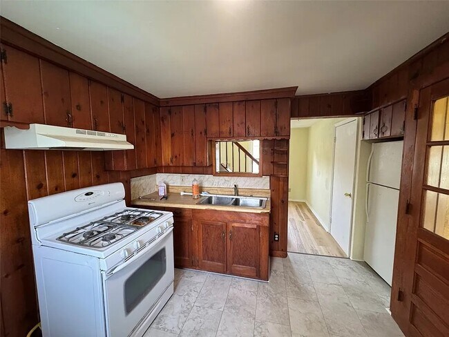 Photo - 400 Willow St